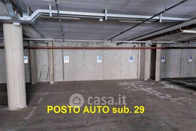 Garage/posto auto in residenziale in Via Alberto Dominutti 6