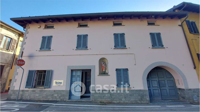 Ufficio in commerciale in Via Postale Vecchia 1