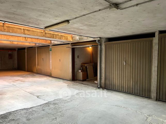 Box/posto auto in residenziale in Via Palli 7