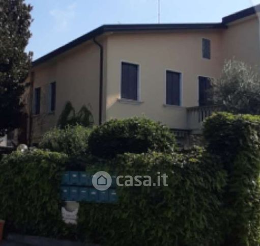 Casa bi/trifamiliare in residenziale in Via San Giovanni Bosco