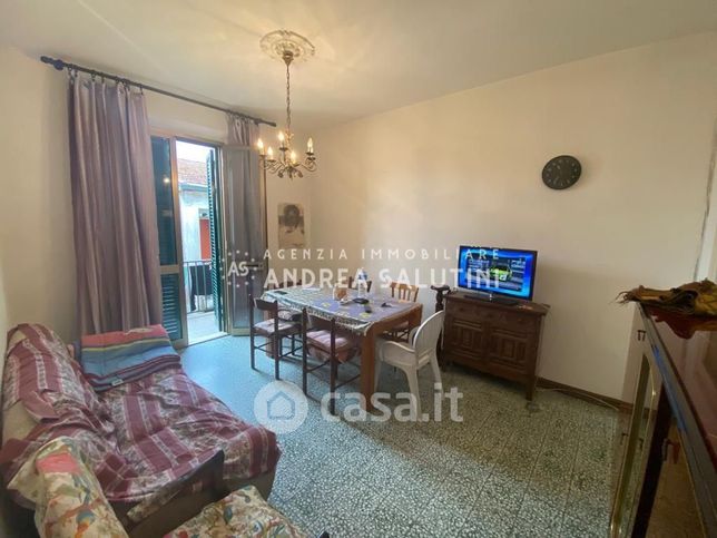 Appartamento in residenziale in Via Montanara