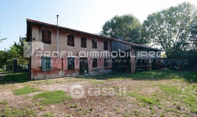 Rustico/casale in residenziale in 
