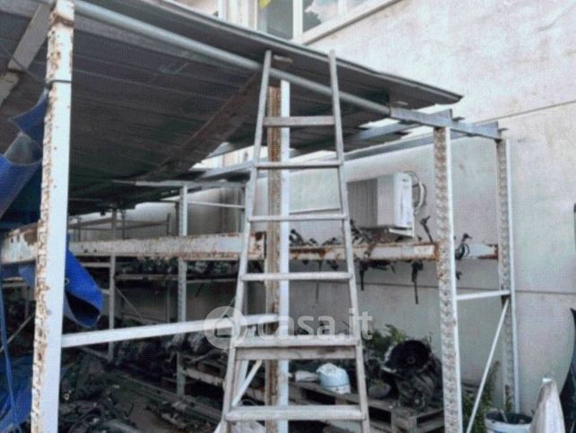 Capannone in commerciale in Via Tiburtina Valeria