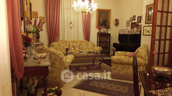 Casa indipendente in residenziale in Via Lo Jacono 5