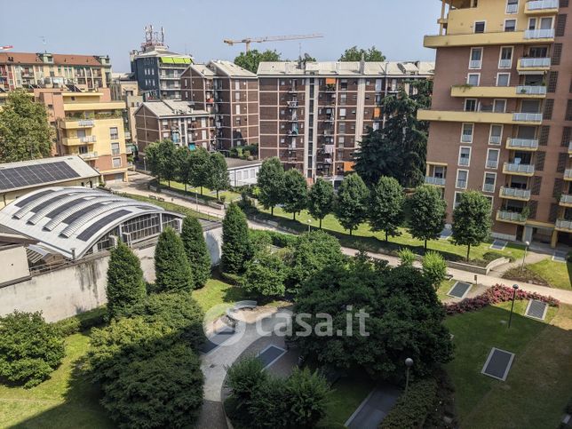 Appartamento in residenziale in Via Carlo Bertolazzi 6