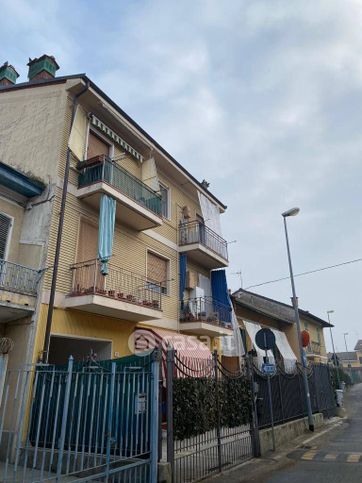 Appartamento in residenziale in Via Badini Confalonieri 11