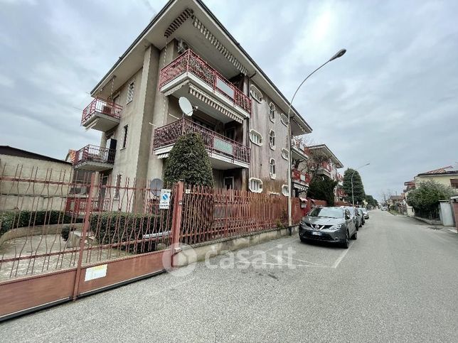 Garage/posto auto in residenziale in Via Sant'Ambrogio 6