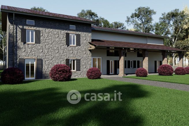 Casa bi/trifamiliare in residenziale in 