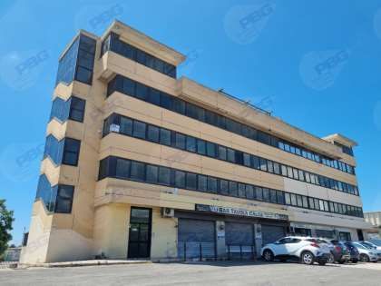 Ufficio in commerciale in Via Campobello 28