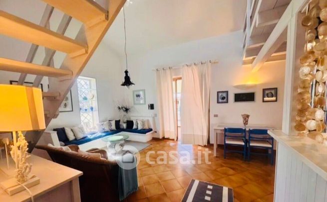 Casa indipendente in residenziale in Via Montecristo 38
