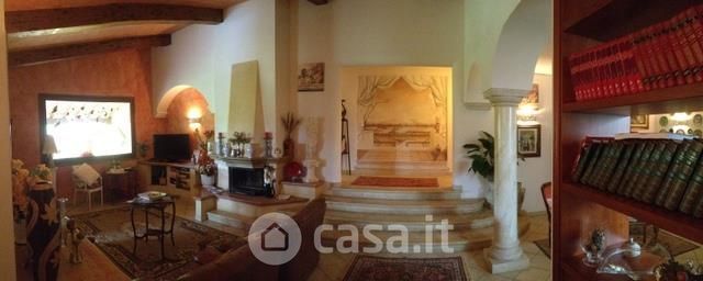 Rustico/casale in residenziale in 