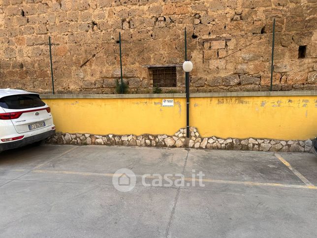 Garage/posto auto in residenziale in Viale della Resistenza 12