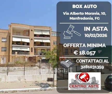 Box/posto auto in residenziale in Via Alberto Moravia