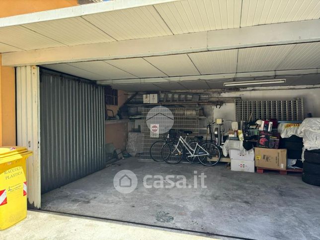 Box/posto auto in residenziale in Via Nazionale 537