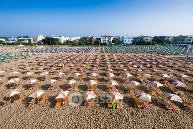 Attivitã /licenza (con o senza mura) in commerciale in Piazzale Adriatico