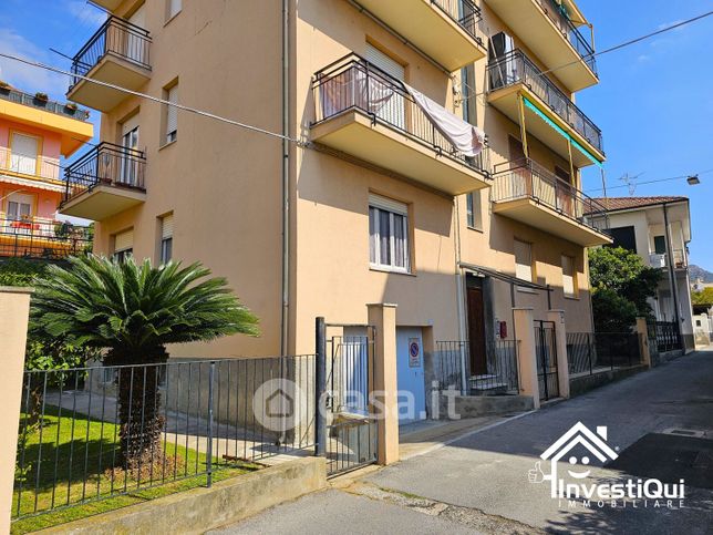 Appartamento in residenziale in Via Pavia 9