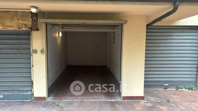 Garage/posto auto in residenziale in Via del Madonnone 7