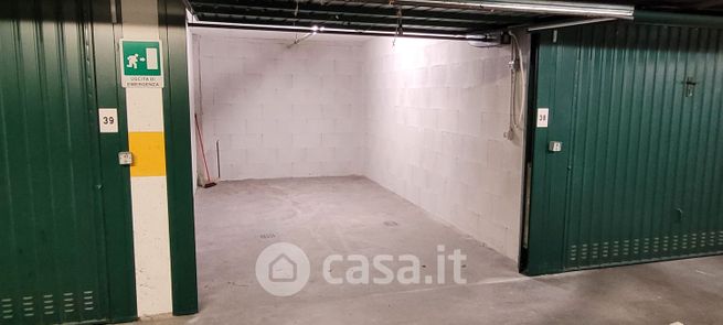 Garage/posto auto in residenziale in Via Giacomo Matteotti