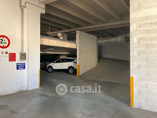 Box/posto auto in residenziale in Via A. Nobel 18