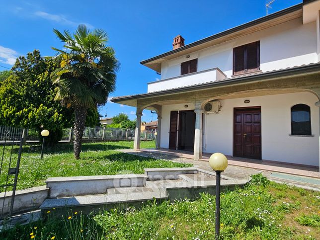 Casa bi/trifamiliare in residenziale in Via Don L. Perosi 36