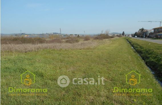 Terreno agricolo in commerciale in Via Isola