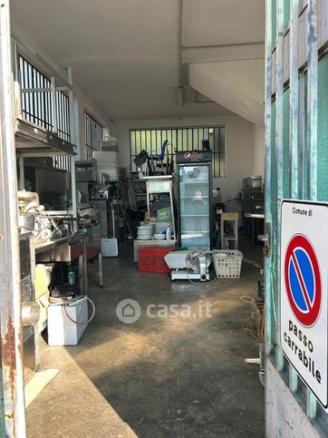 Capannone in commerciale in Via Gianluca Padulli