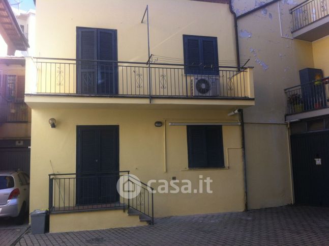 Casa indipendente in residenziale in Via Vochieri