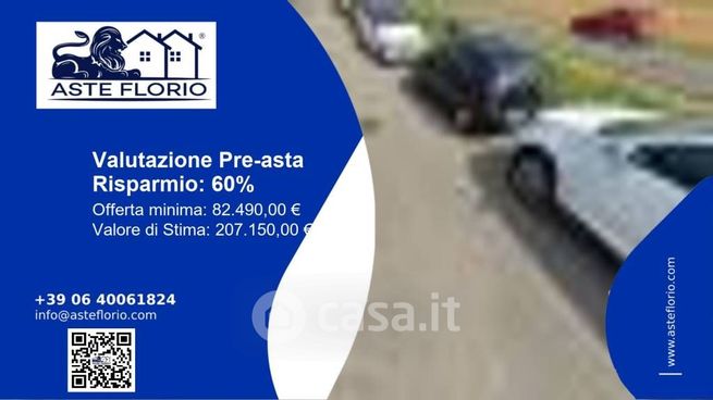 Capannone in commerciale in Via Monte Ortigara 32