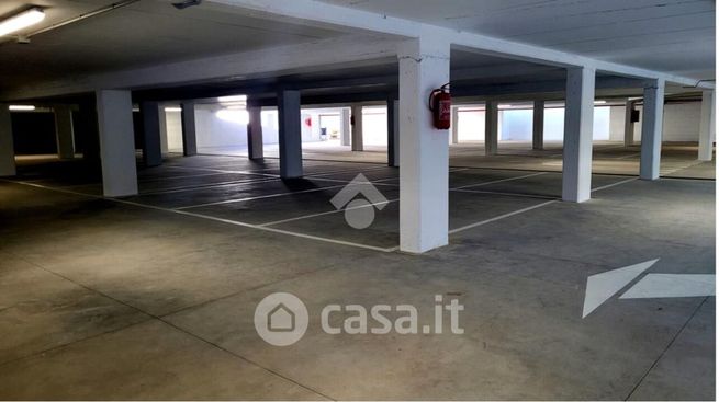 Garage/posto auto in residenziale in Via Giotto da Bondone 6