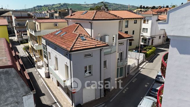 Casa indipendente in residenziale in Via Bafile 42