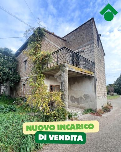 Casa indipendente in residenziale in Contrada Fallarese