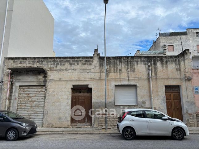 Casa indipendente in residenziale in Via Antonino di Grazia 8