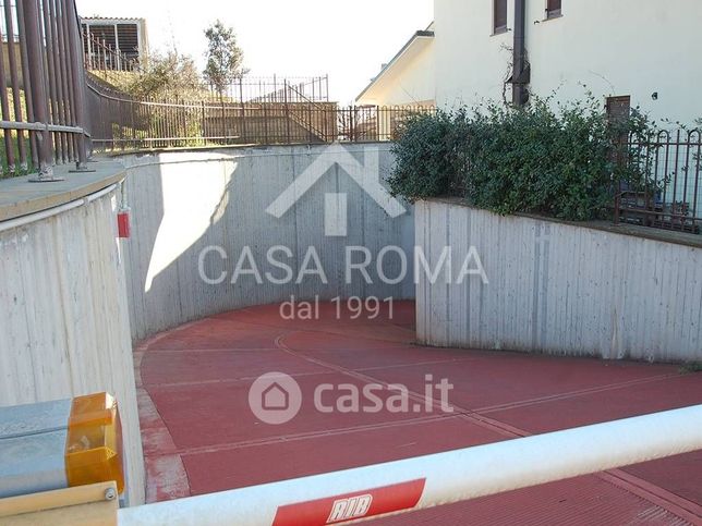 Box/posto auto in residenziale in Via Giovanni Falcone