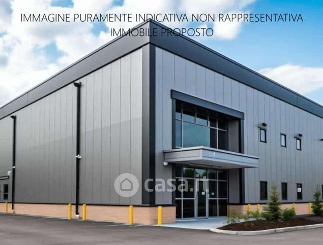 Capannone in commerciale in Via Emilia Ovest