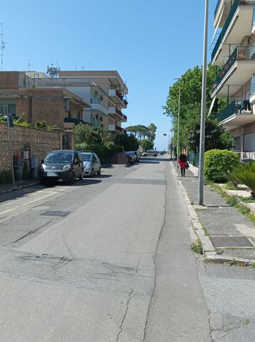 Box/posto auto in residenziale in Via Giovanni Conti 54