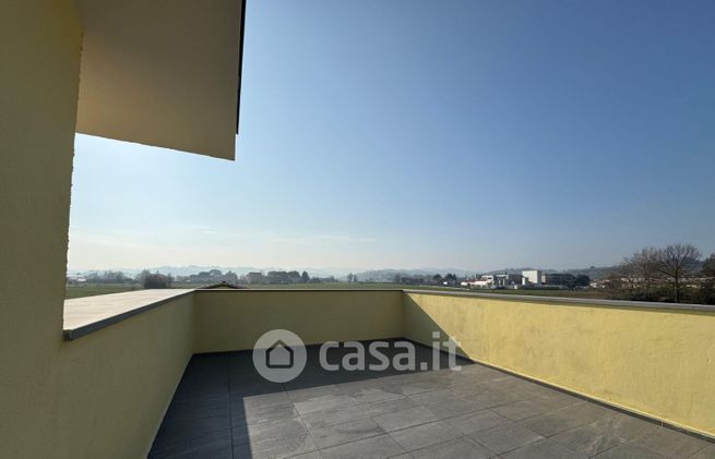 Casa bi/trifamiliare in residenziale in Via Matalardo 780