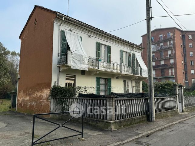 Casa indipendente in residenziale in Via Alessandro Tonso 74