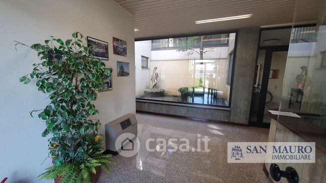 Capannone in commerciale in Via Della Scienza