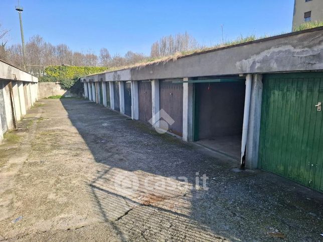 Box/posto auto in residenziale in Via A. Gramsci 12