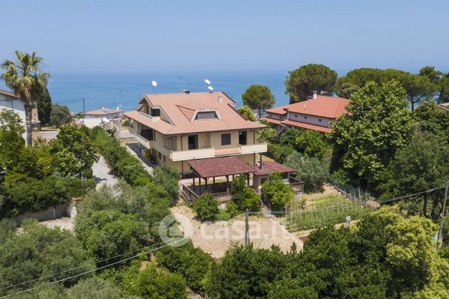 Casa indipendente in residenziale in Contrada San Silvestro 49