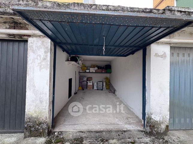 Box/posto auto in residenziale in Via Massimo D'Azeglio