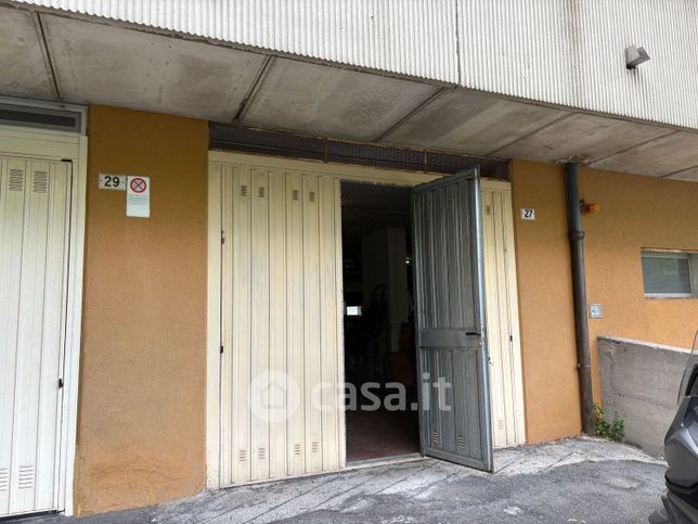 Box/posto auto in residenziale in Via Hector Berlioz