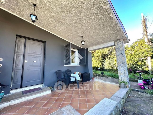 Villa in residenziale in Colle Tocciarello 40