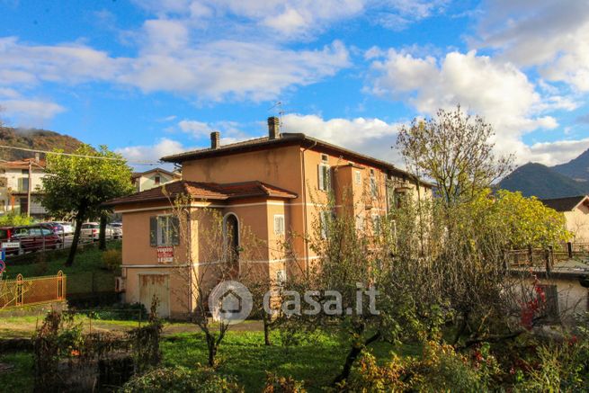 Casa indipendente in residenziale in Via San Fedele 61