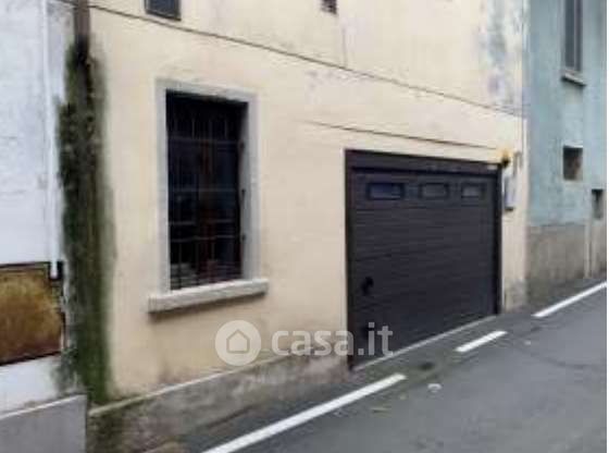 Garage/posto auto in residenziale in Via Torino