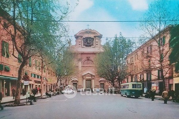 Attività/licenza (con o senza mura) in commerciale in Piazza Francesco Baracca