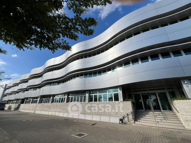 Ufficio in commerciale in Via G. Di Vittorio 19