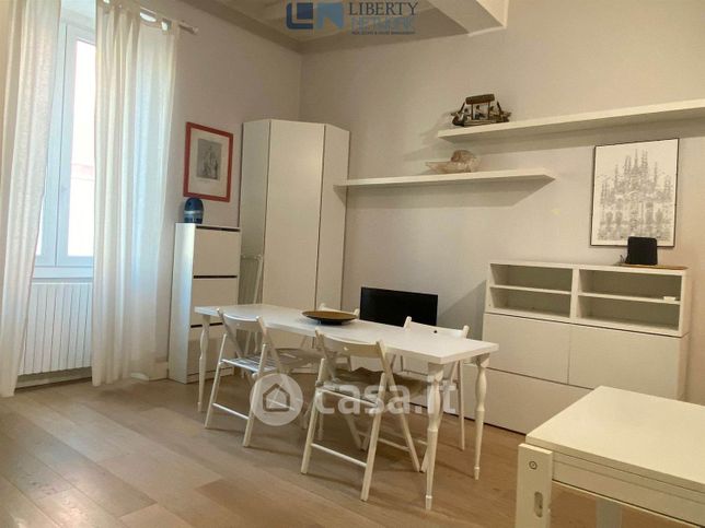 Appartamento in residenziale in Alzaia Naviglio Pavese 6