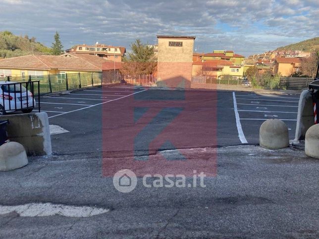 Box/posto auto in residenziale in Via Filippo Turati