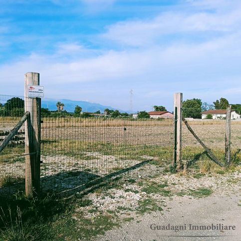 Terreno agricolo in commerciale in Strada Barabini